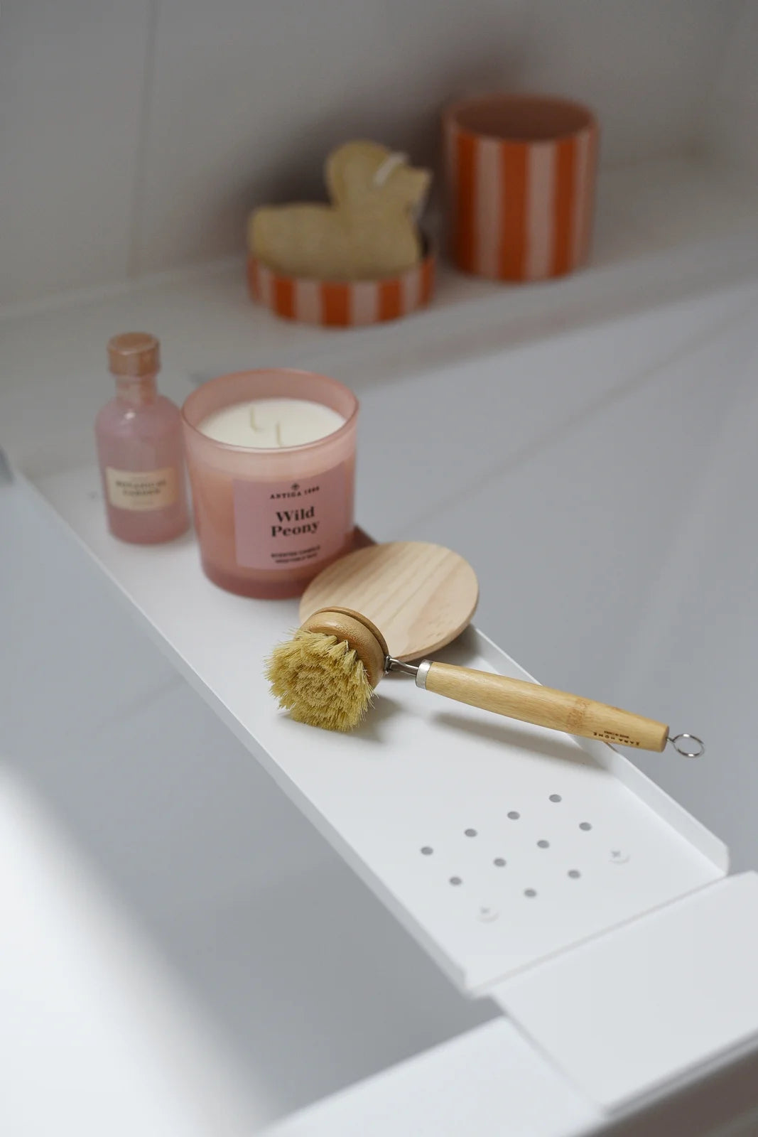 Weiße AMMOS Badewannenablage