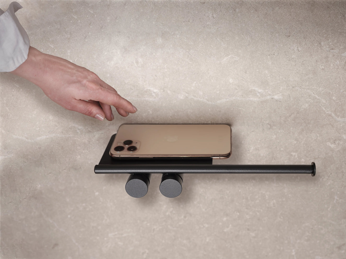 SERANI - Schwarzer Toilettenpapierhalter mit Ablage