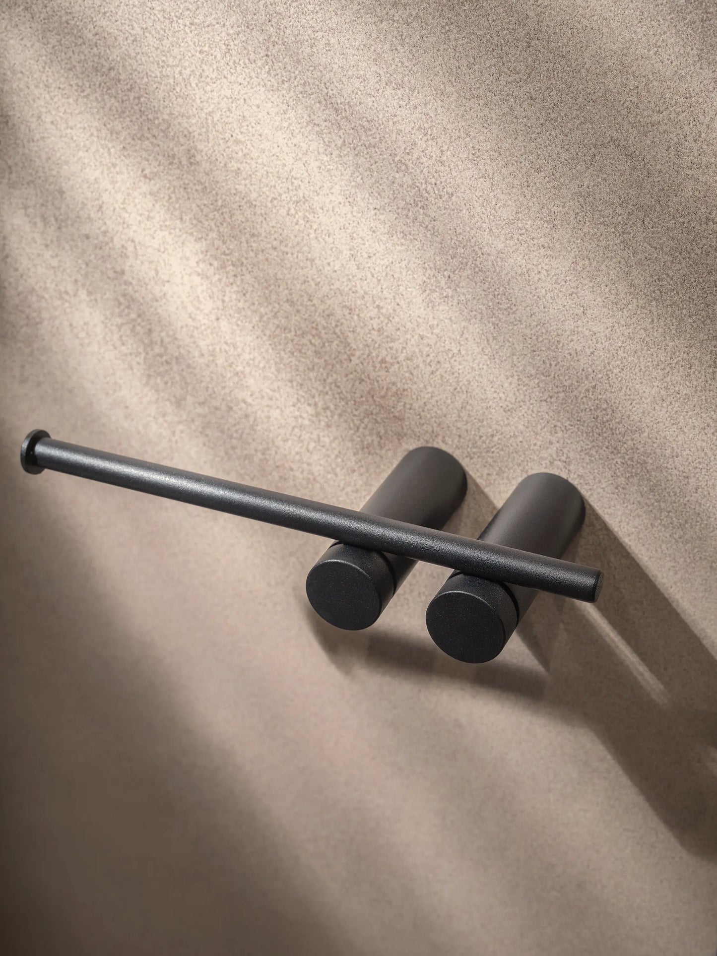 Schwarzer Toilettenpapierhalter SEREN