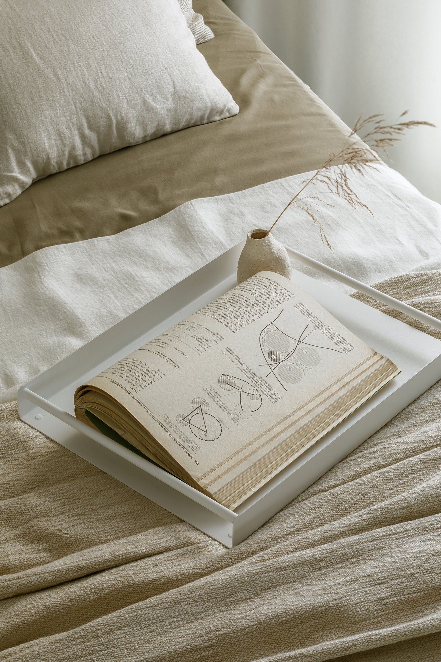 Weißes Dekotablett RESOLA