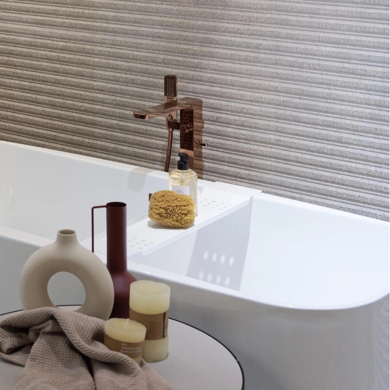 Weiße AMMOS Badewannenablage