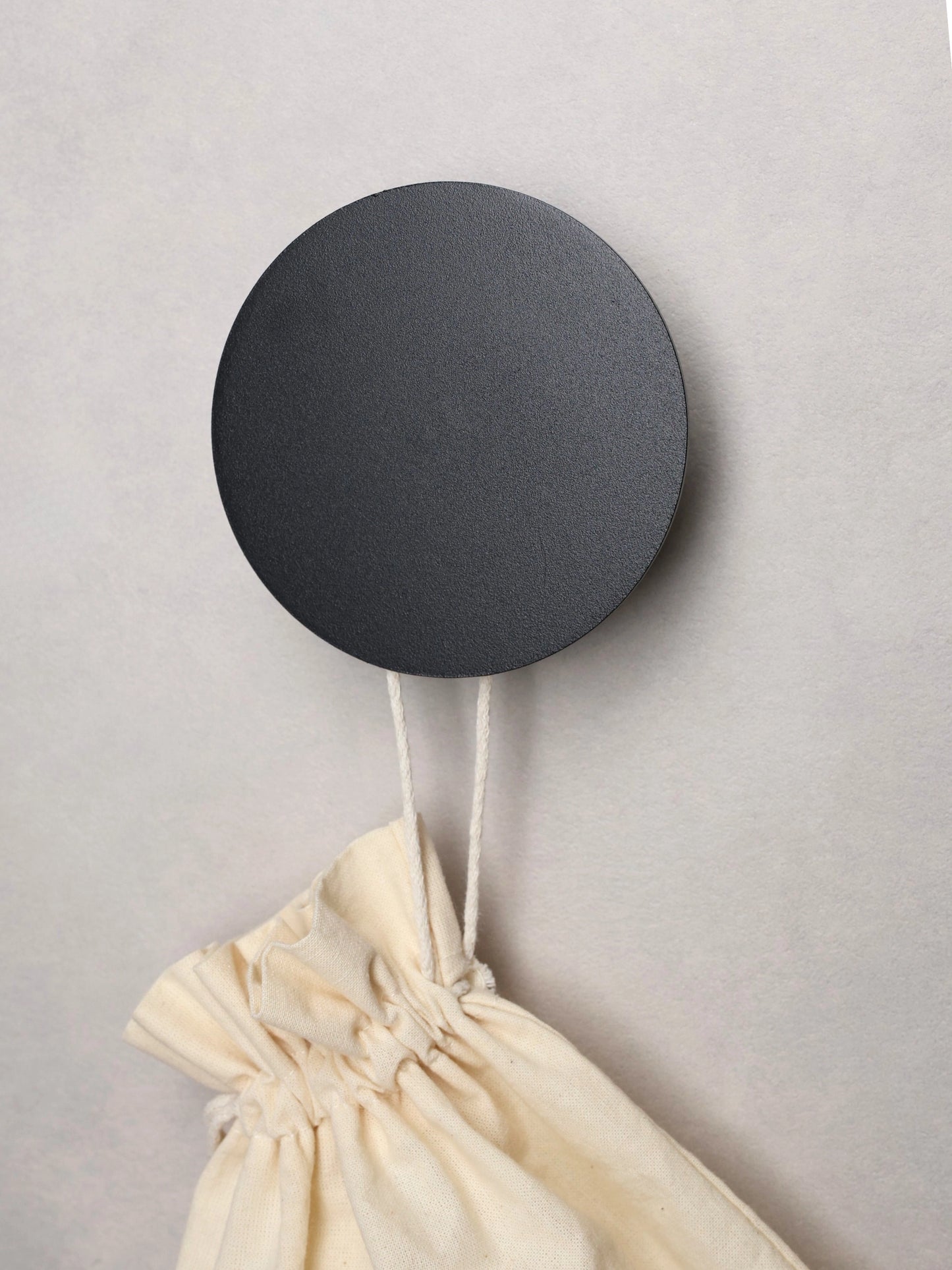 Schwarzer Verschraubter Handtuchhalter OYMO