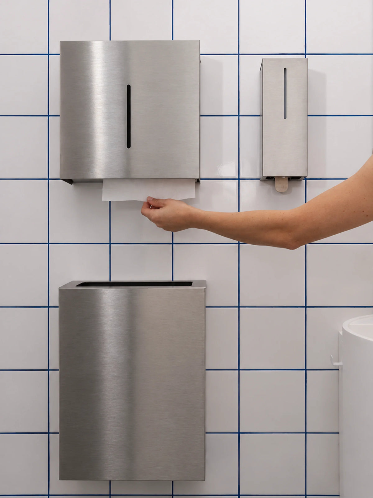 Silber DERBO Papierhandtuchspender