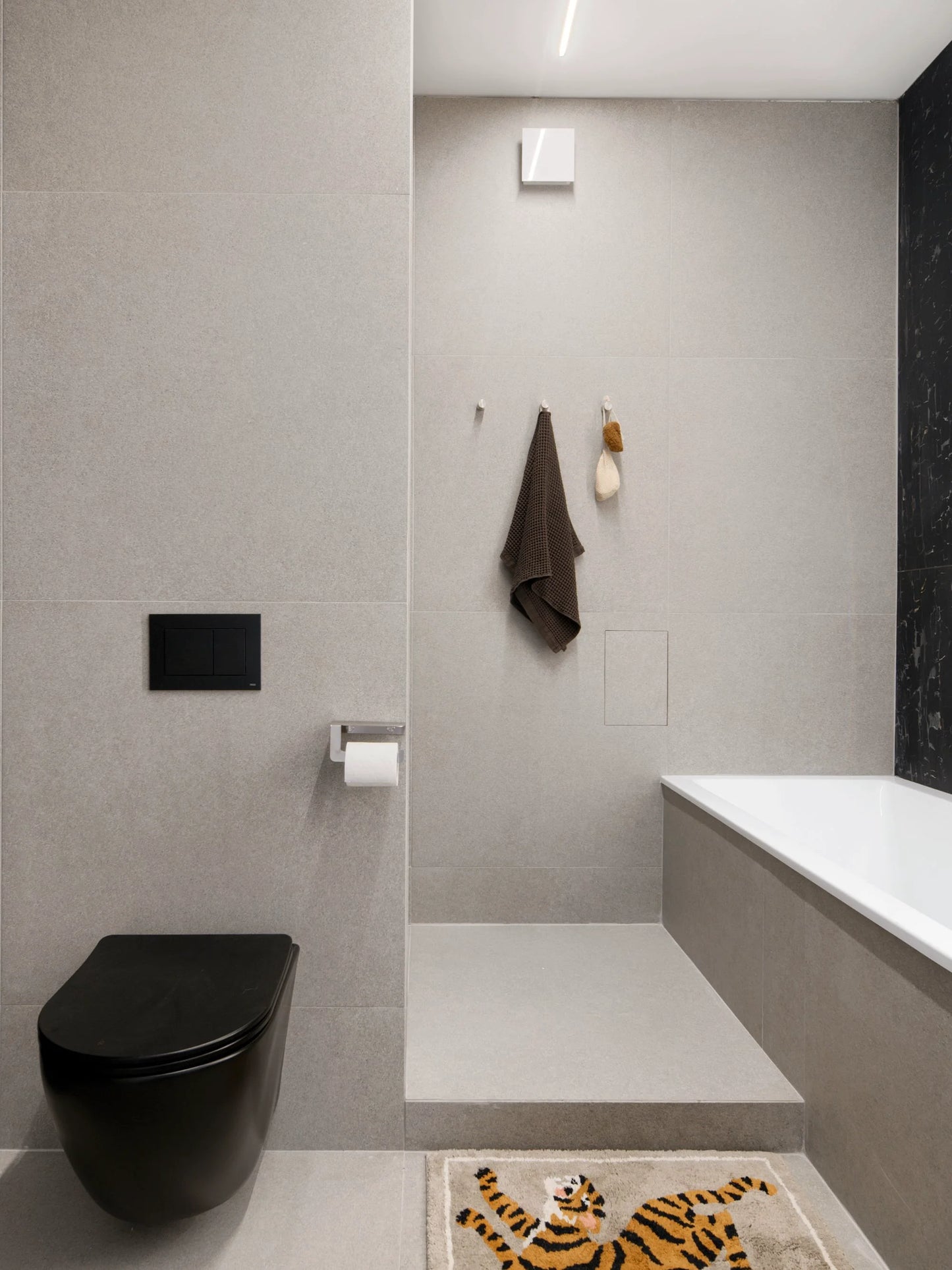 Gebürsteter Edelstahl DIARA Toilettenpapierhalter