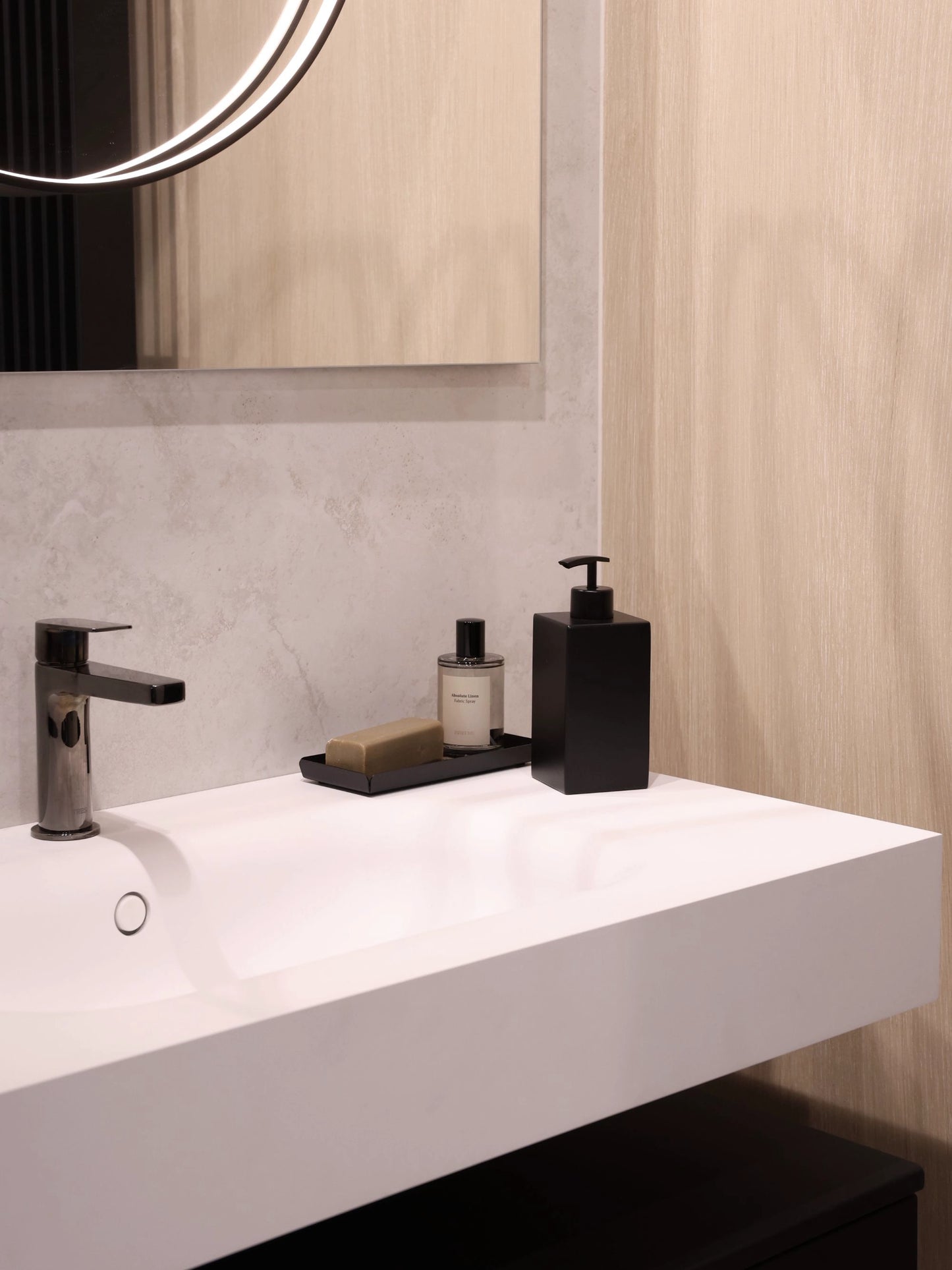 Schwarzer Seifenspender FRIEGO