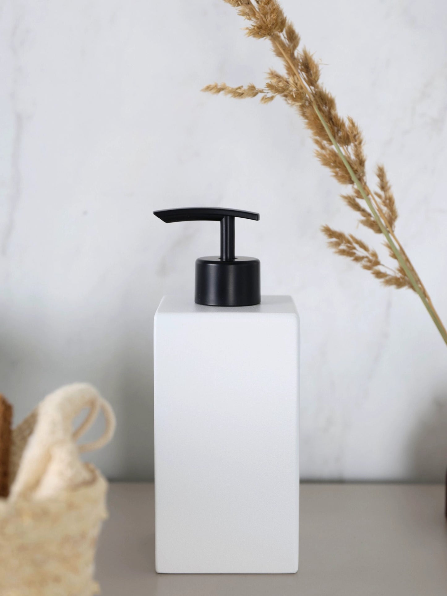 Weißer Seifenspender FRIEGO