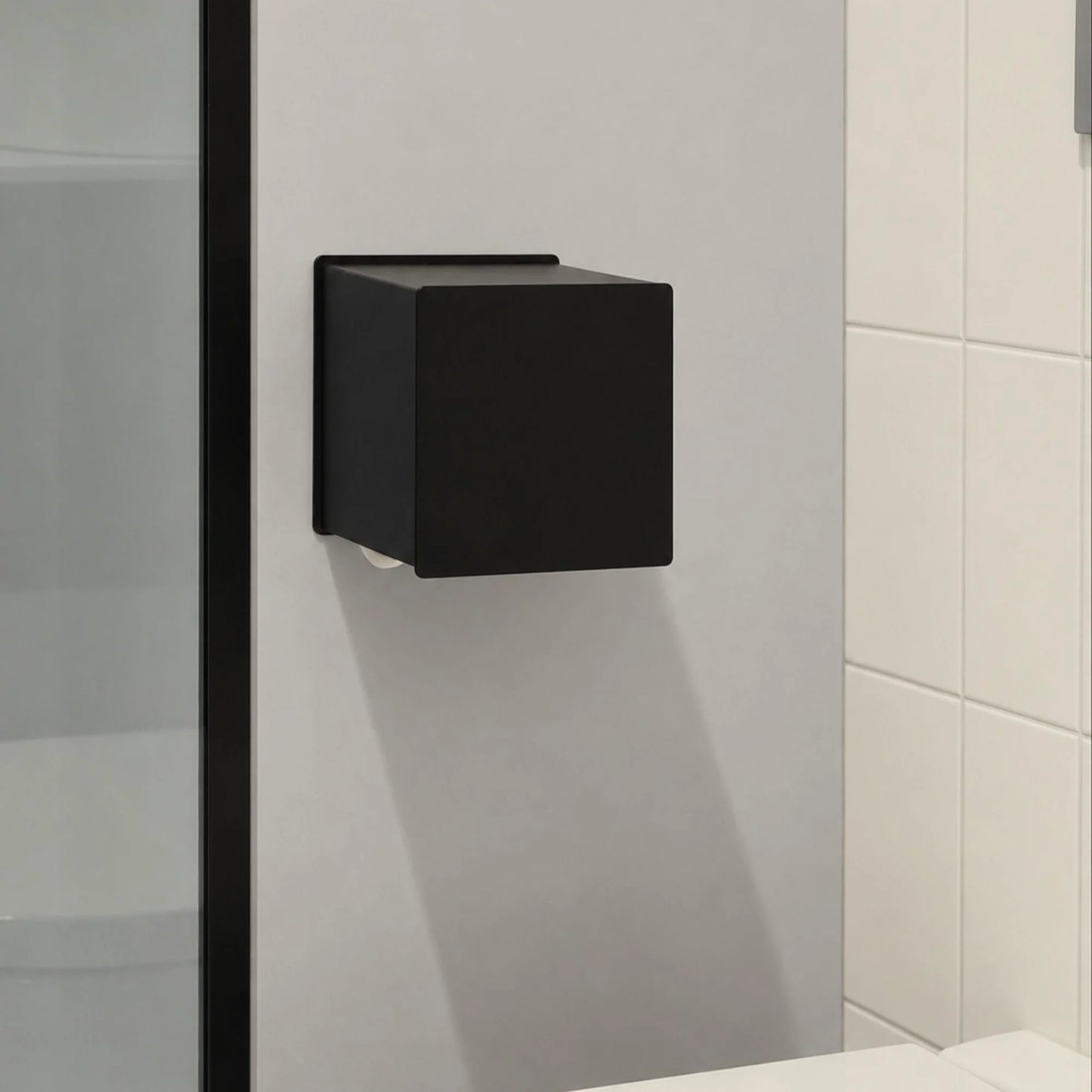 CUBO schwarzer Toilettenpapierhalter mit Ablage