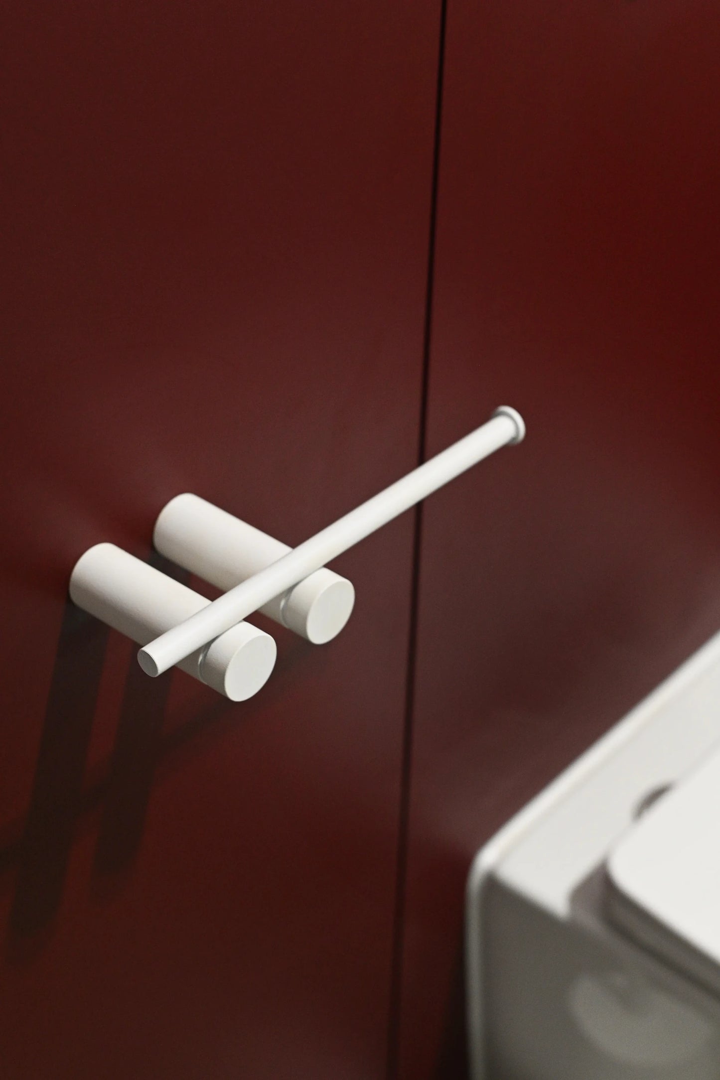 Weißer Toilettenpapierhalter SEREN