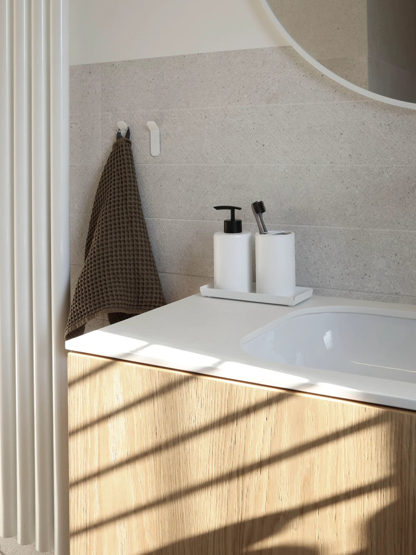 Weißes LARS SMALL Badezimmer-Tablett