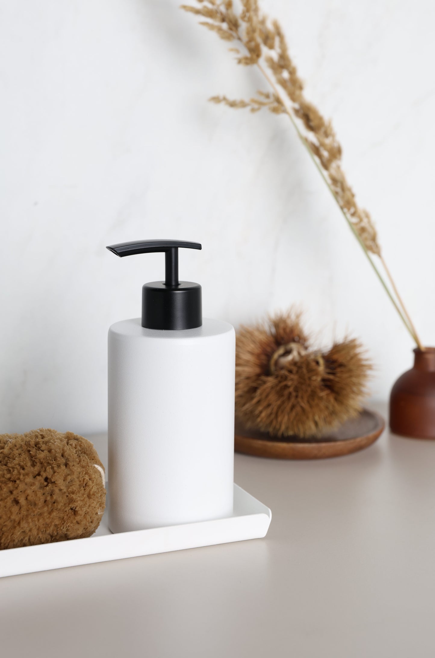 Weißer Seifenspender TELIS