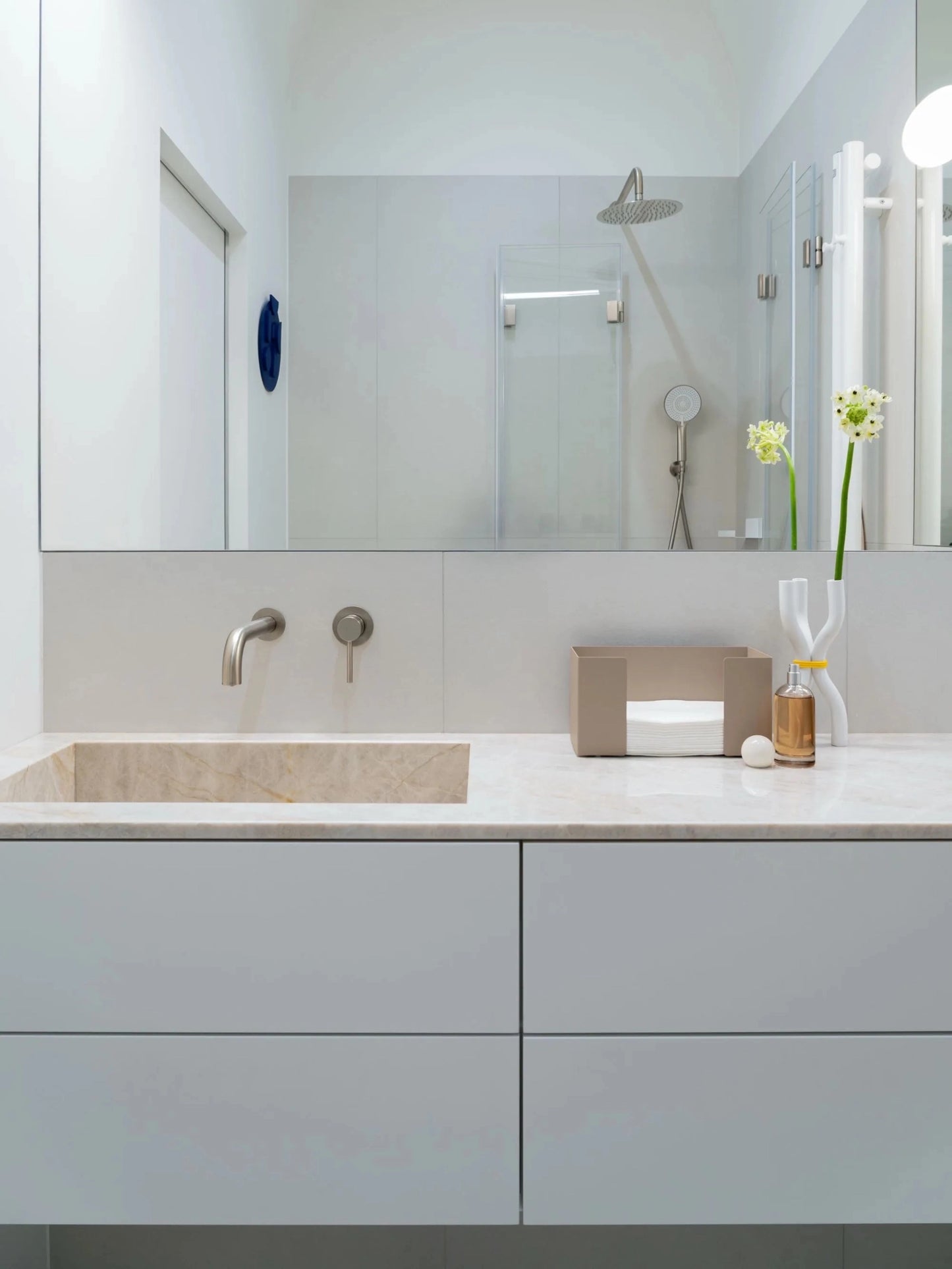 Beiger CRESTO Handtuchspender