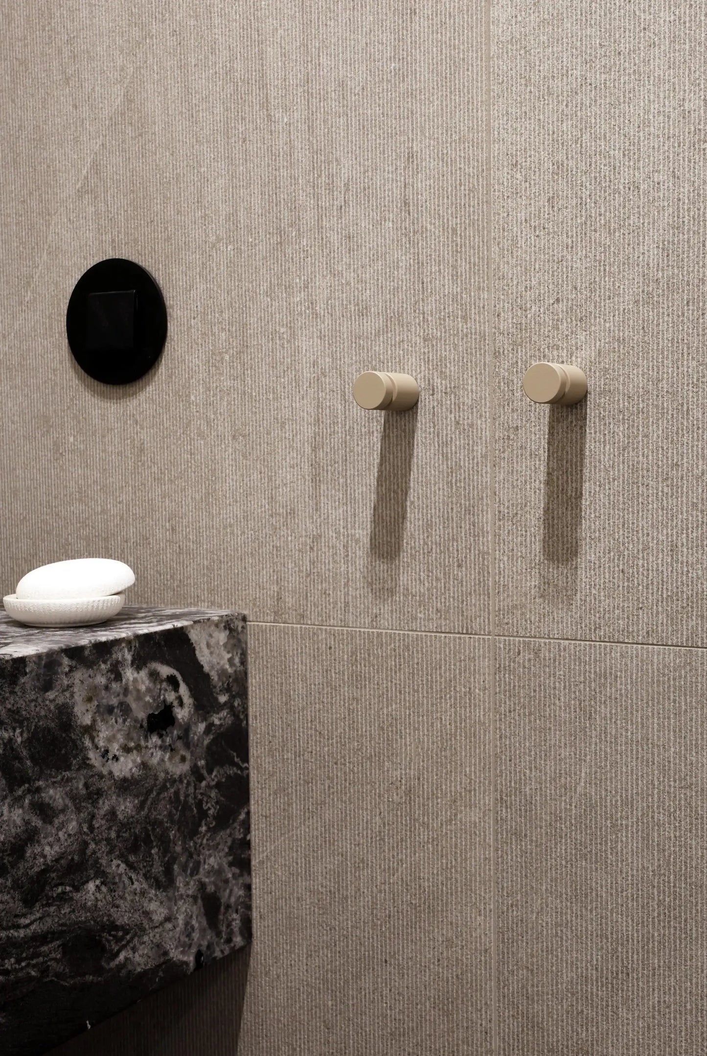 Beiger Handtuchhaken YUZO