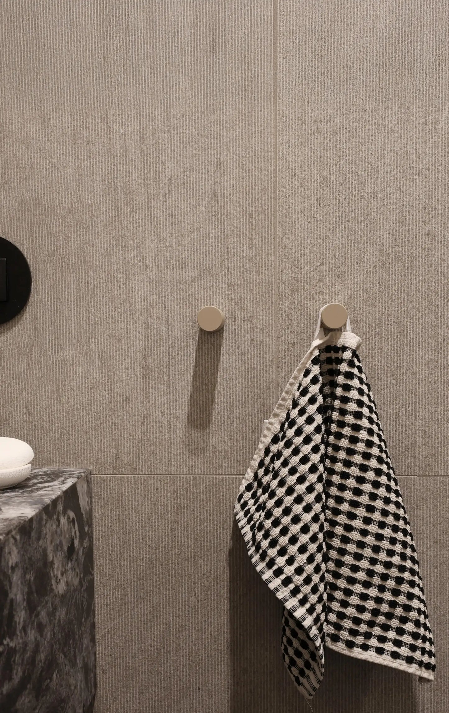 Beiger Handtuchhaken YUZO